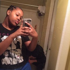 Meet your Posher, Twila